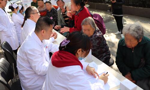 初诊结果异常患者 到院接受进一步深入筛查 初诊结果异常患者 到院接受进一步深入筛查